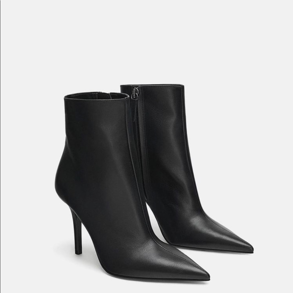 Leather Stiletto heeled ankle booties, black. Zara Basic Collection